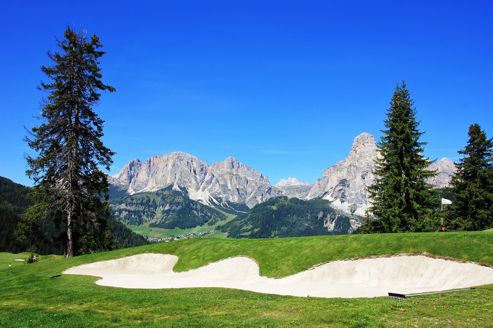 CAMPO DA GOLF: VILLA CON CAMPO DA GOLF IN VENDITA